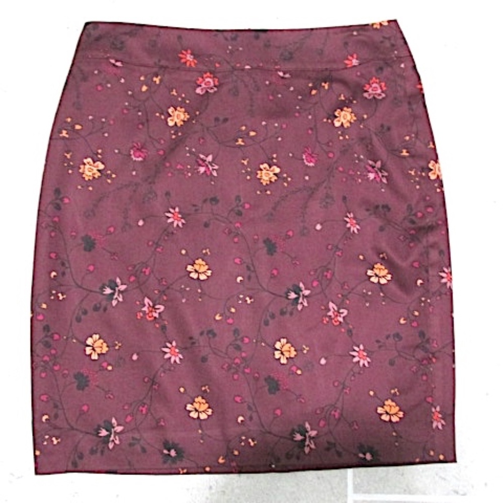 NWT LOFT Dark Red Floral Pencil Skirt, Size 6
